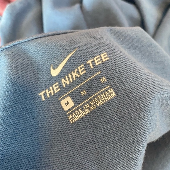 unique nike crop top - Picture 3 of 3